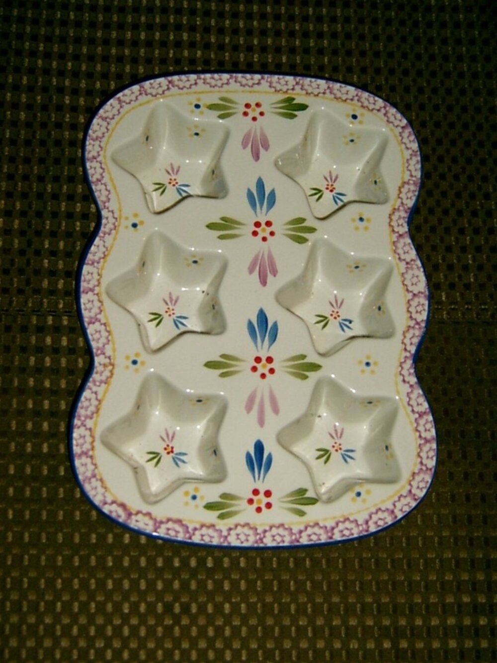 Temptations By Tara Old World Purple Floral Star-Shaped Ceramic Baking Tray